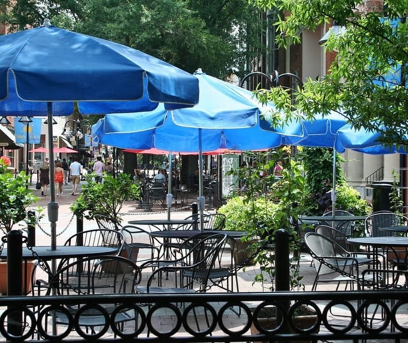 Food Managers Space for Outdoor Seating
